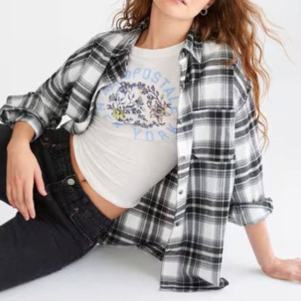 Aeropostale Long Sleeve Black White Plaid Button-Down Medium Shirt